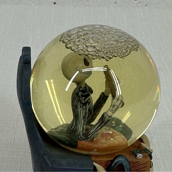 Disney Nightmare Before Christmas Jack & Zero Mini Snow Globe - Picture 5 of 13